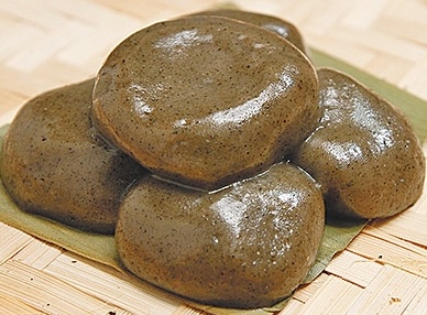 Black Sesame & Green Tea Glutinous Rice Cake