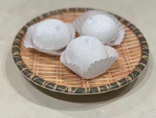 Glutinous Rice Biscuit w/ Sesame Filling